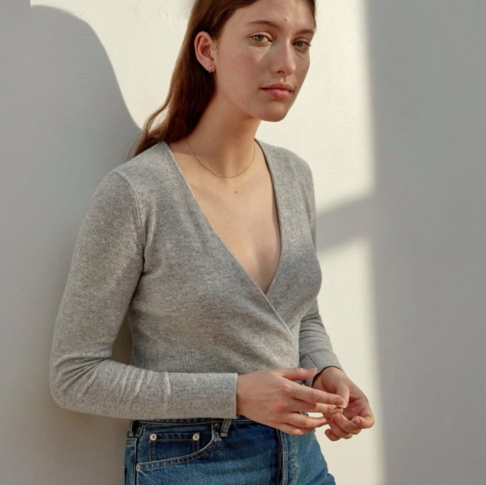 LL Bean Wrap Front Sweater Top Long Sleeve V-Neck Gray Size Medium Regular